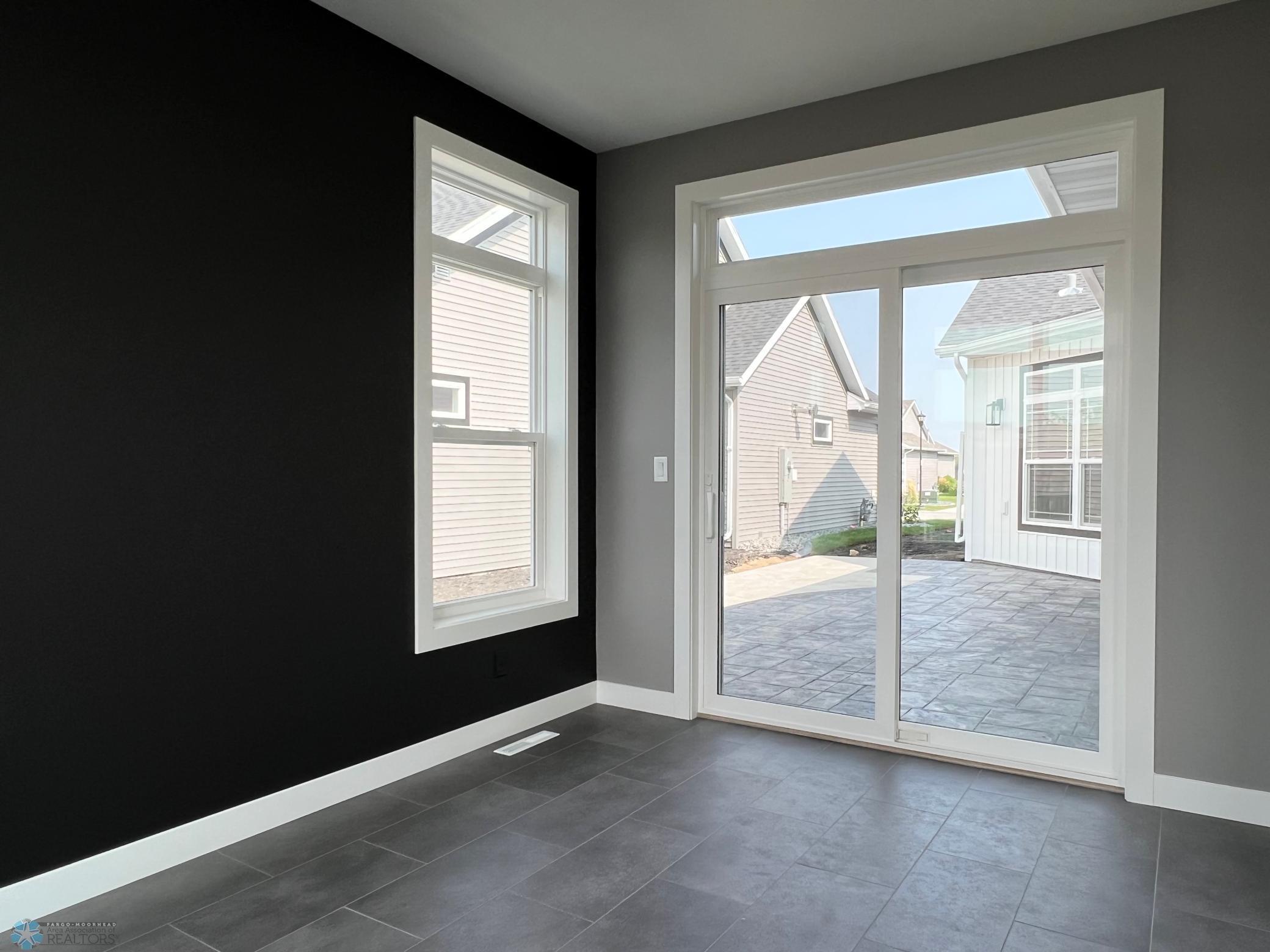 West Fargo, North Dakota 58078, United States, 2 Bedrooms Bedrooms, ,2 BathroomsBathrooms,Residential,Pending,44110