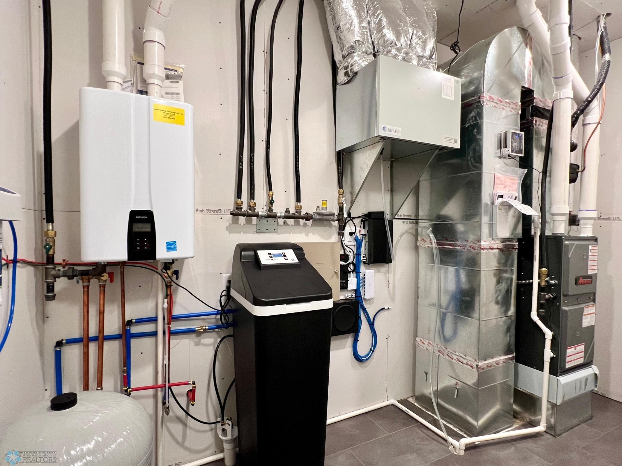 West Fargo, North Dakota 58078, United States, 2 Bedrooms Bedrooms, ,2 BathroomsBathrooms,Residential,Pending,44110