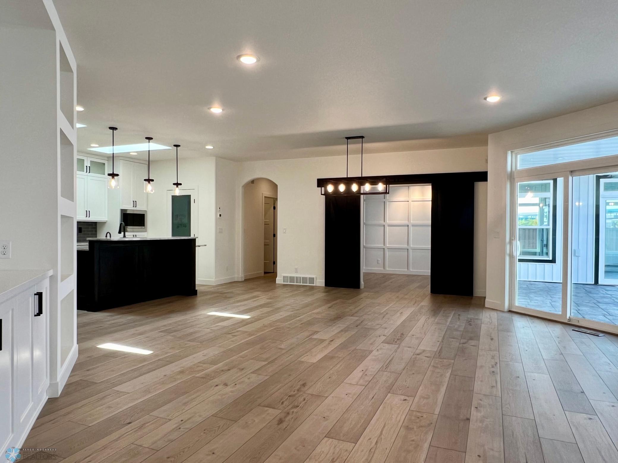 West Fargo, North Dakota 58078, United States, 2 Bedrooms Bedrooms, ,2 BathroomsBathrooms,Residential,Pending,44110