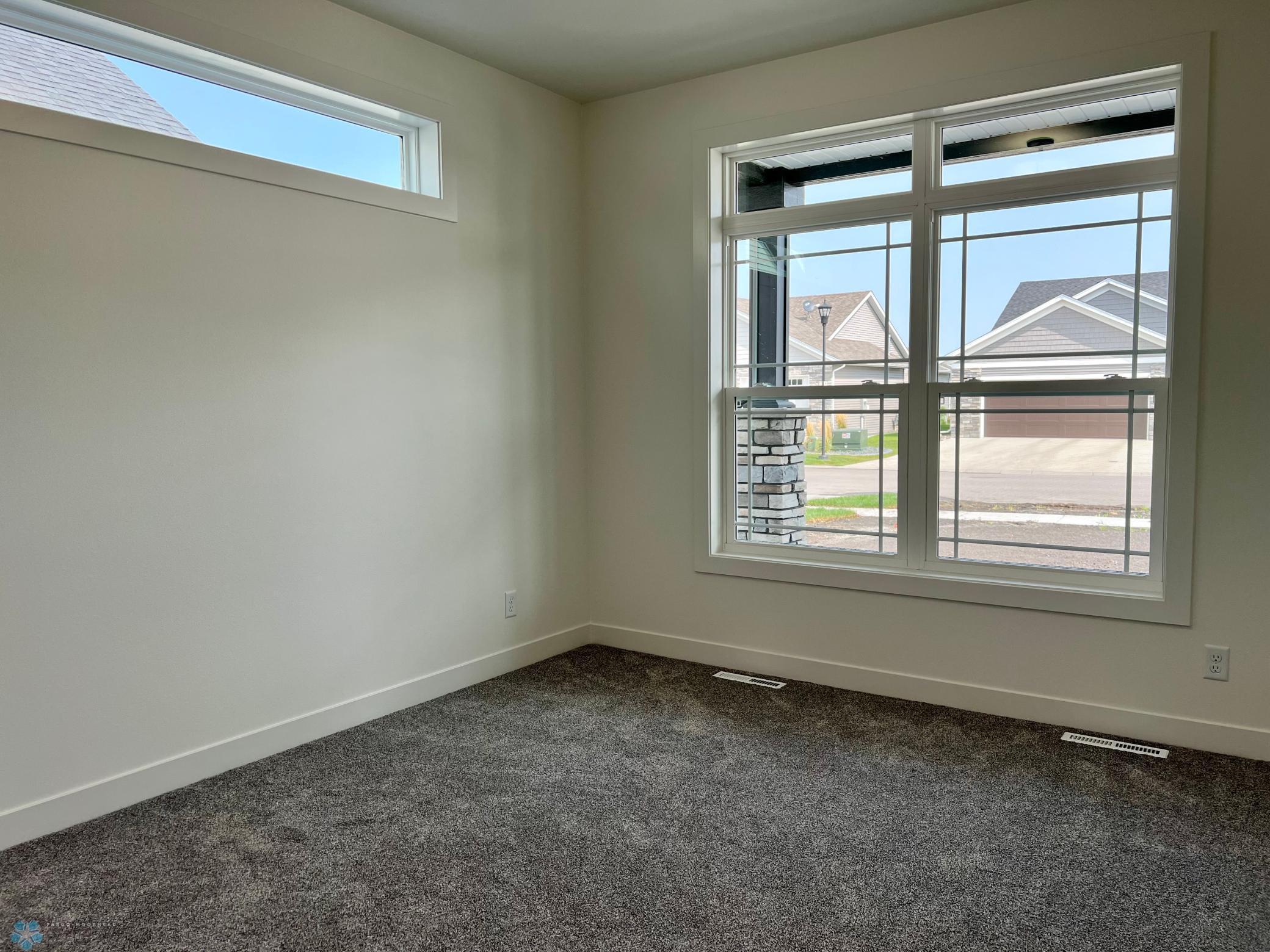 West Fargo, North Dakota 58078, United States, 2 Bedrooms Bedrooms, ,2 BathroomsBathrooms,Residential,Pending,44110