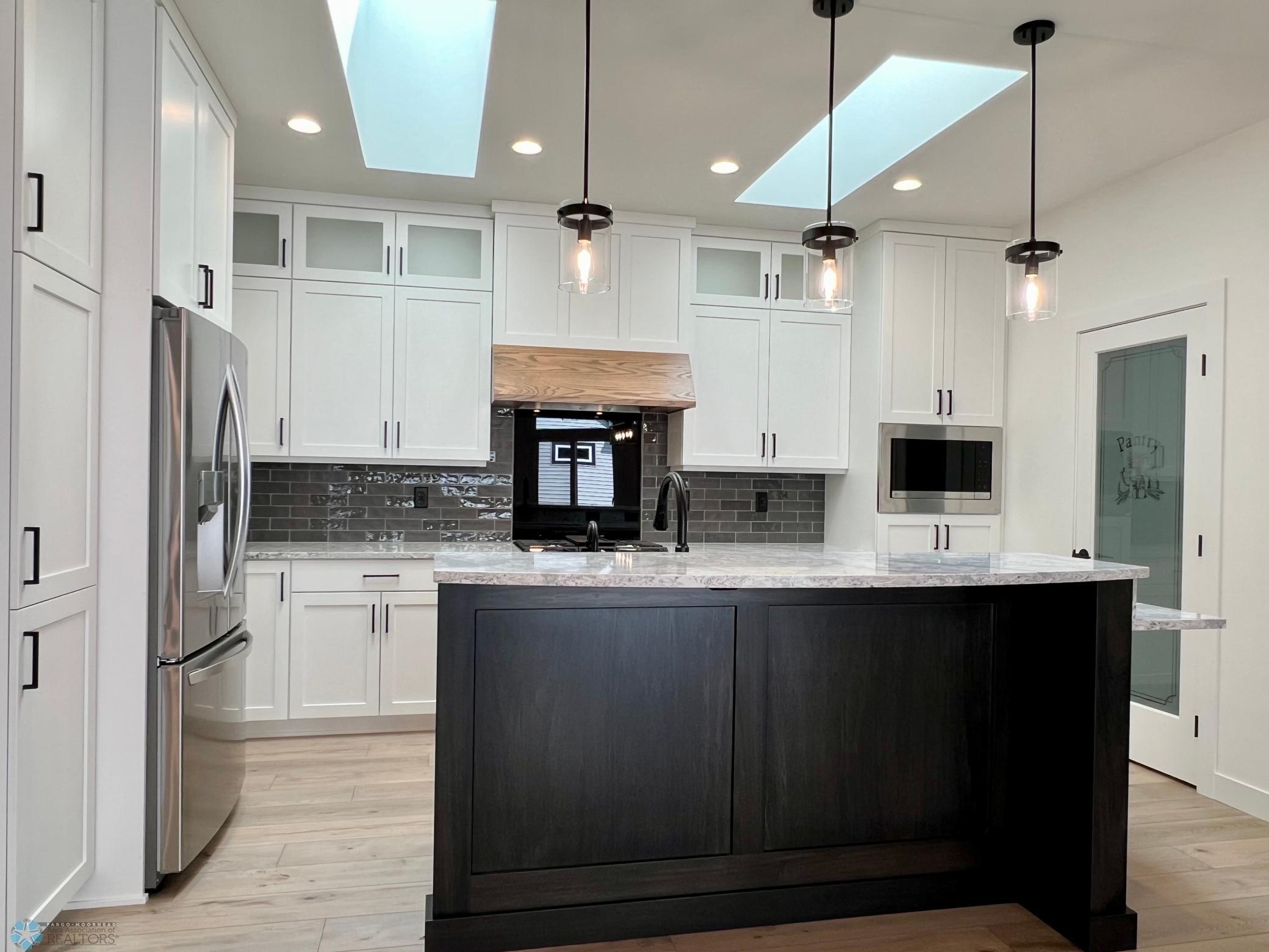 West Fargo, North Dakota 58078, United States, 2 Bedrooms Bedrooms, ,2 BathroomsBathrooms,Residential,Pending,44110