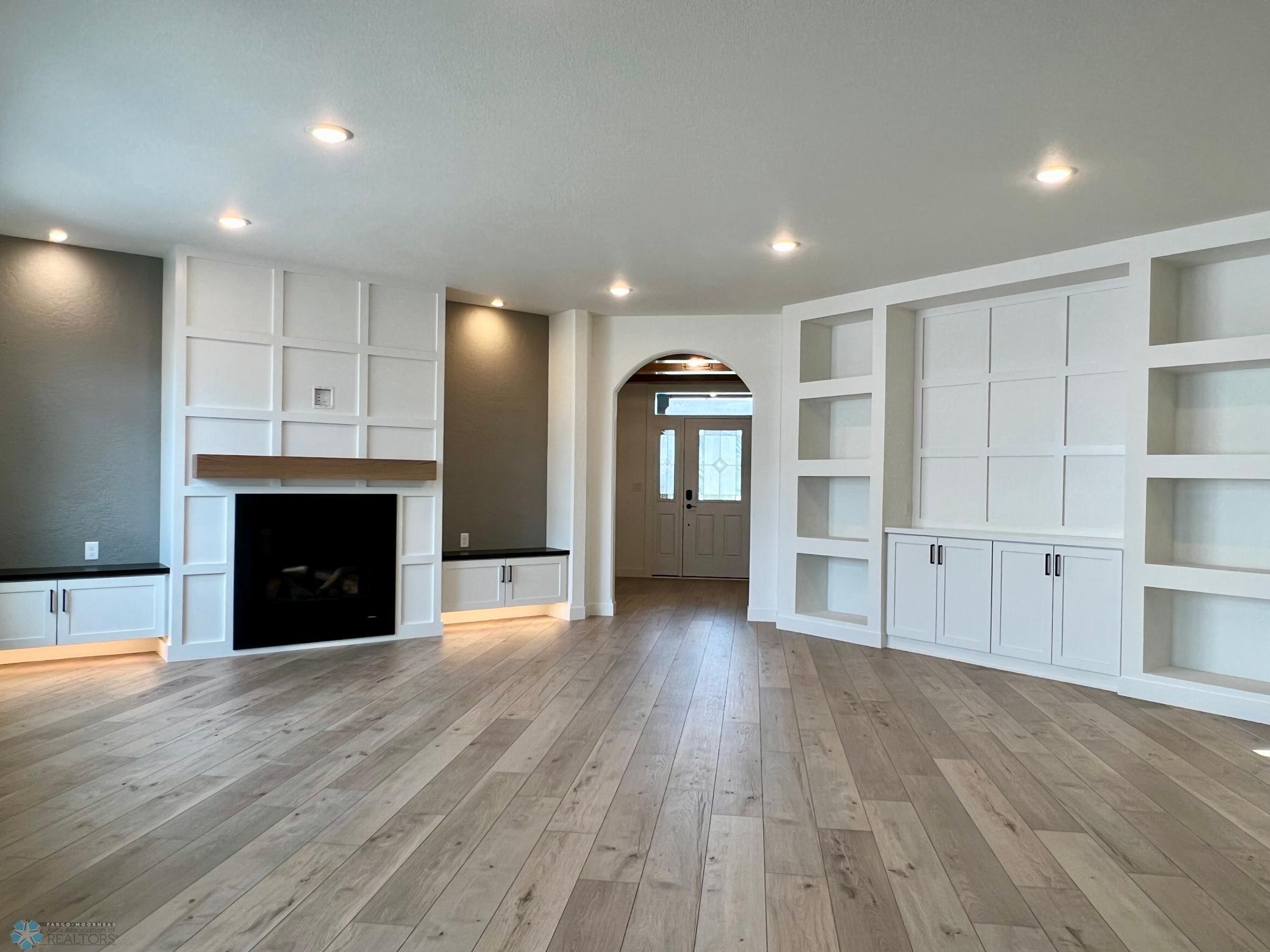 West Fargo, North Dakota 58078, United States, 2 Bedrooms Bedrooms, ,2 BathroomsBathrooms,Residential,Pending,44110