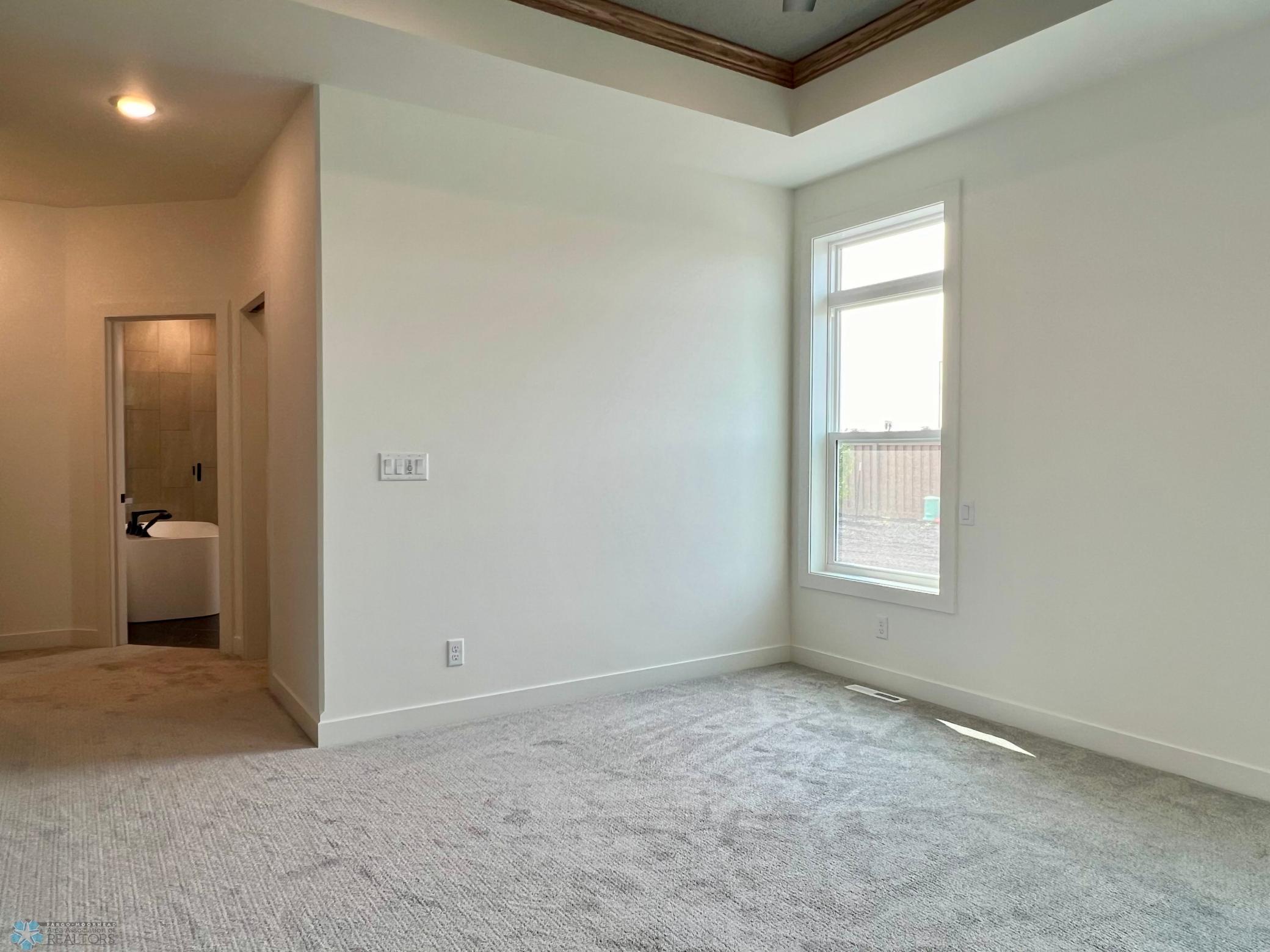 West Fargo, North Dakota 58078, United States, 2 Bedrooms Bedrooms, ,2 BathroomsBathrooms,Residential,Pending,44110