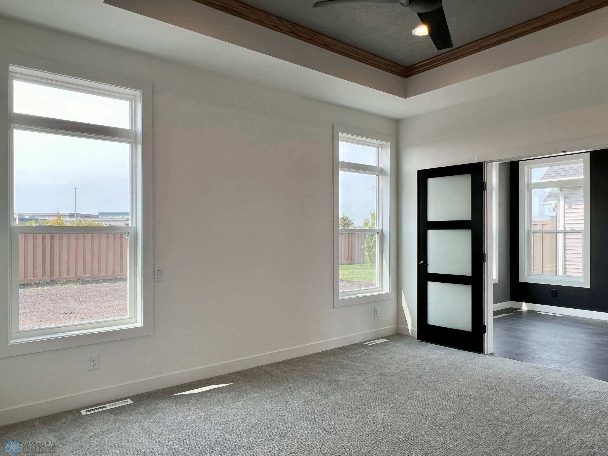 West Fargo, North Dakota 58078, United States, 2 Bedrooms Bedrooms, ,2 BathroomsBathrooms,Residential,Pending,44110