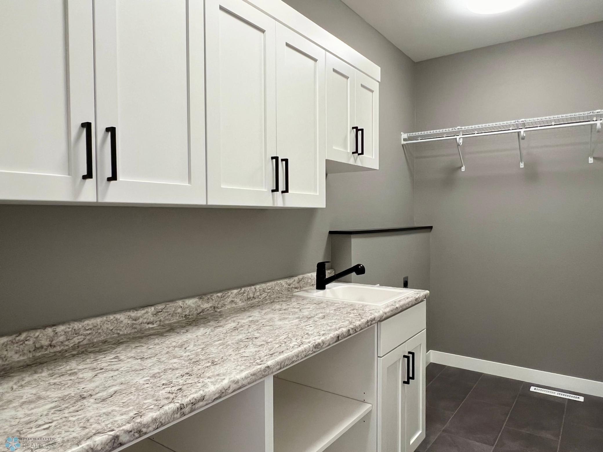 West Fargo, North Dakota 58078, United States, 2 Bedrooms Bedrooms, ,2 BathroomsBathrooms,Residential,Pending,44110