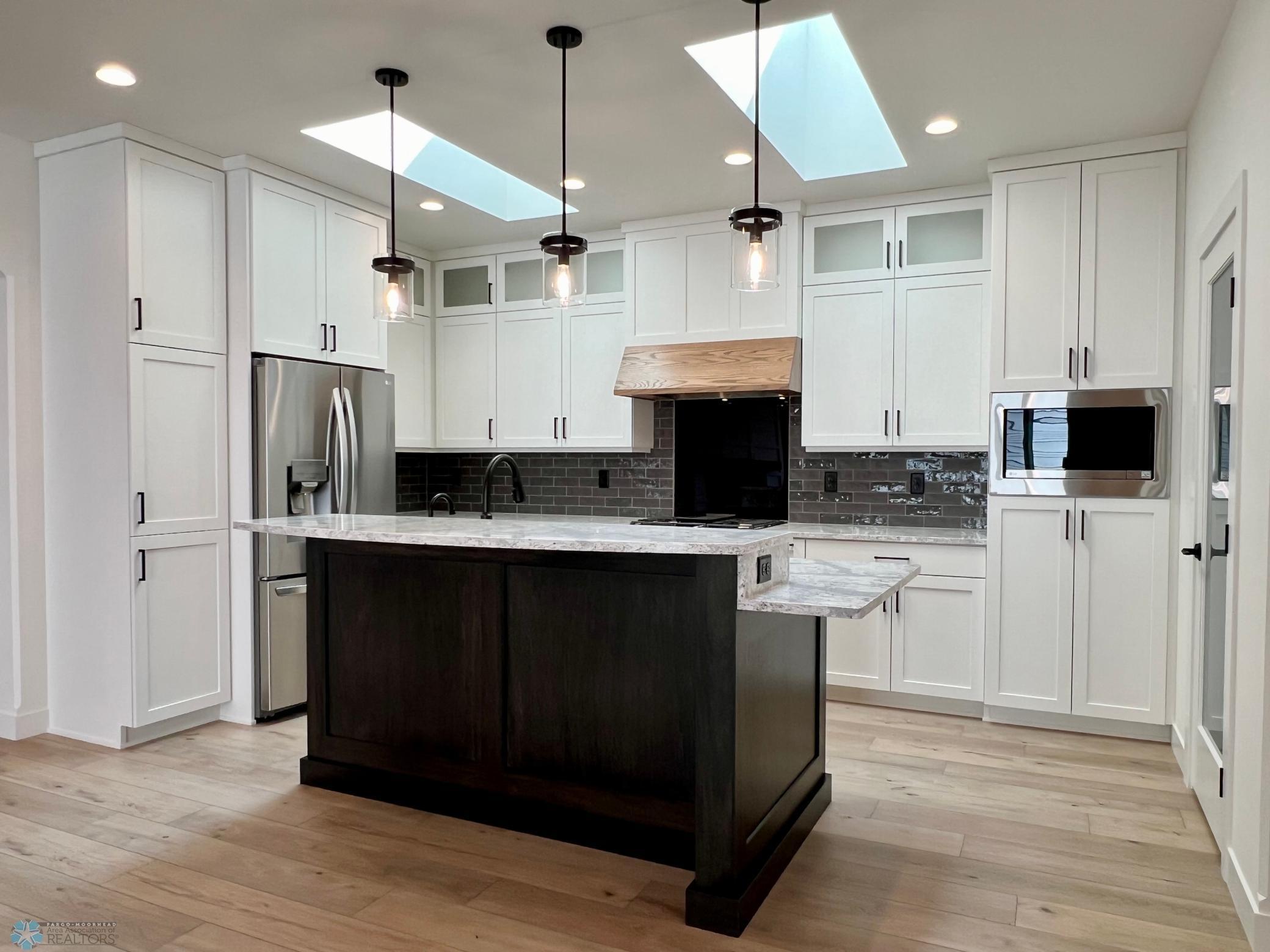 West Fargo, North Dakota 58078, United States, 2 Bedrooms Bedrooms, ,2 BathroomsBathrooms,Residential,Pending,44110