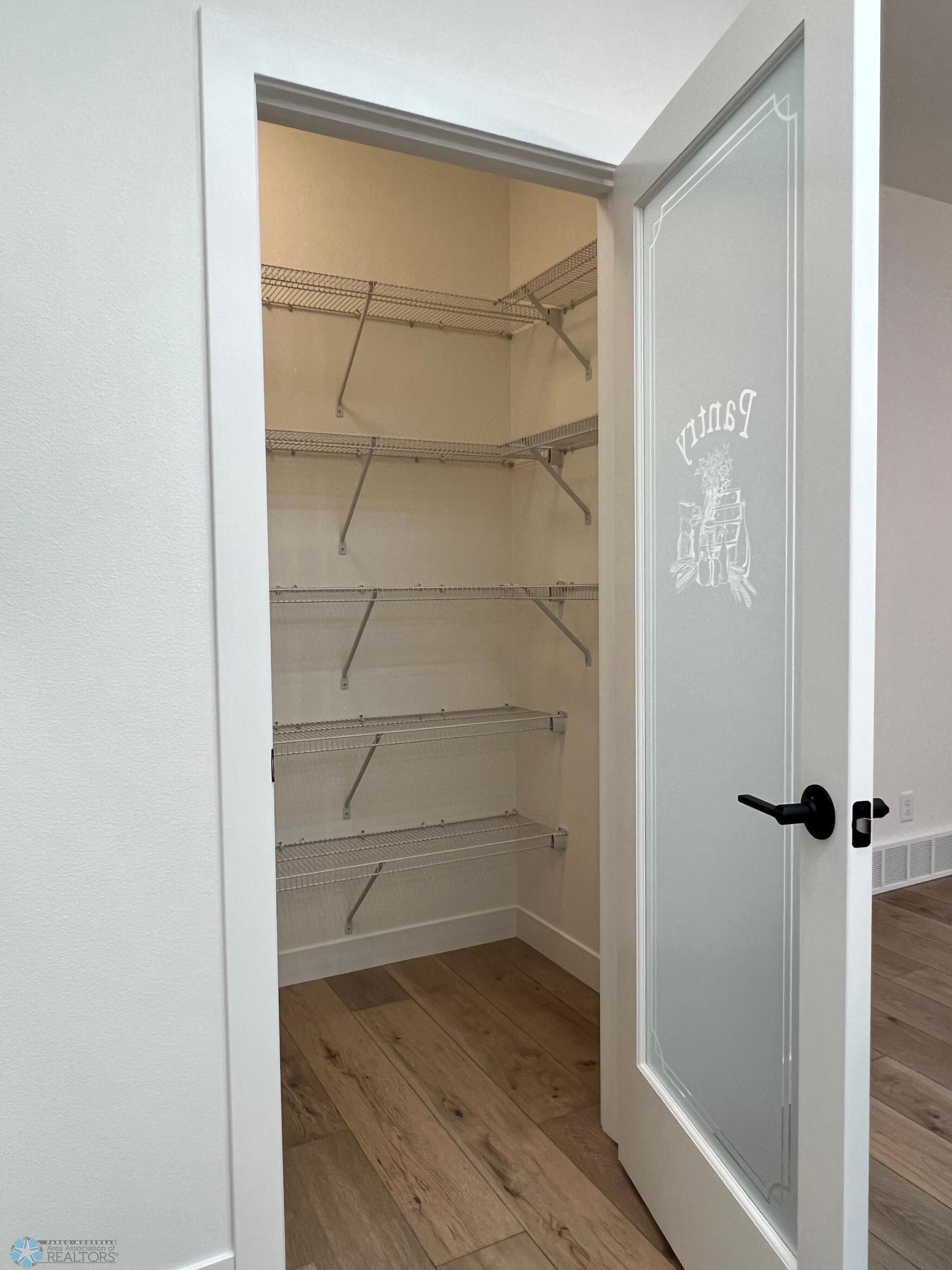 West Fargo, North Dakota 58078, United States, 2 Bedrooms Bedrooms, ,2 BathroomsBathrooms,Residential,Pending,44110