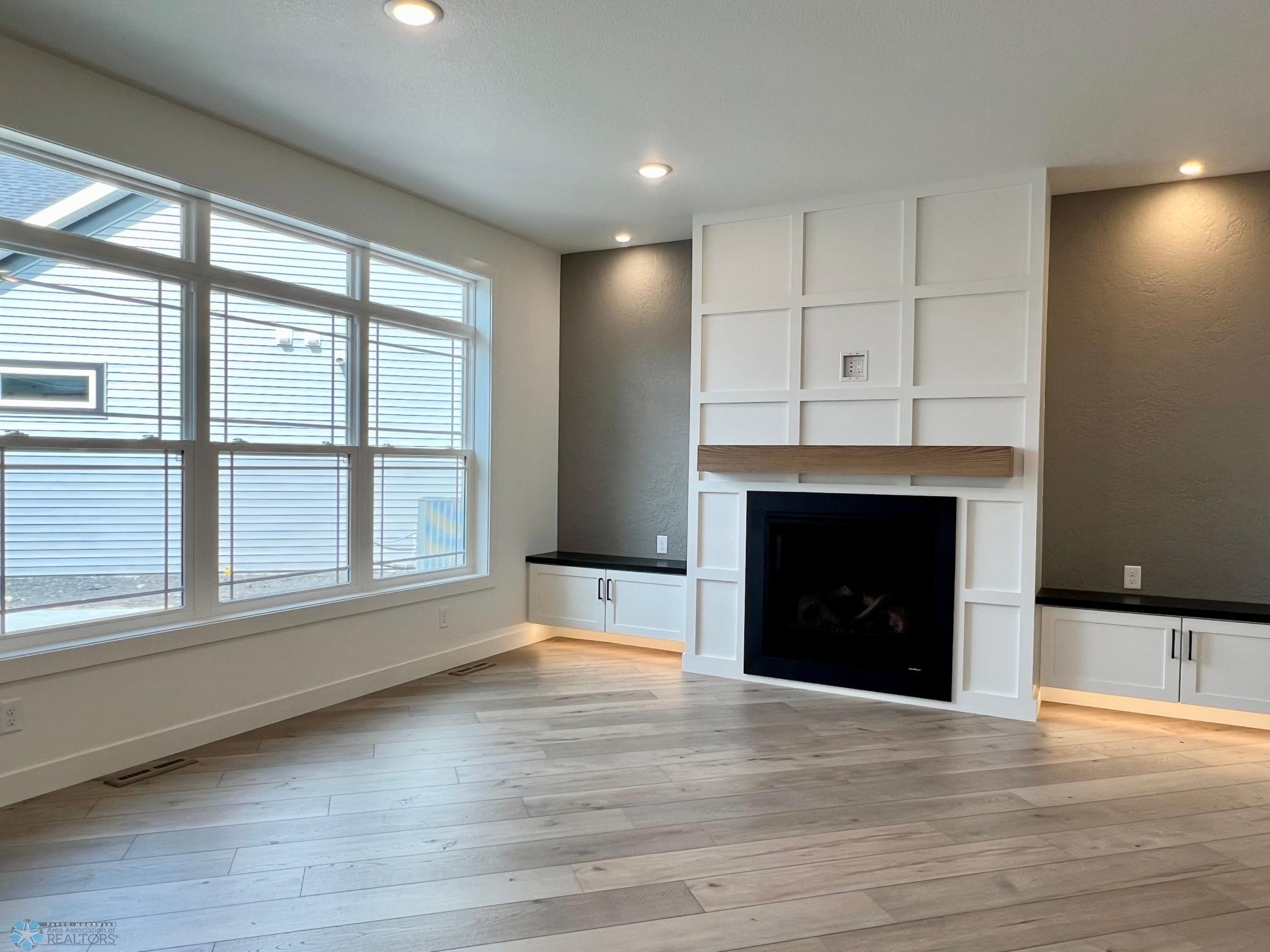 West Fargo, North Dakota 58078, United States, 2 Bedrooms Bedrooms, ,2 BathroomsBathrooms,Residential,Pending,44110