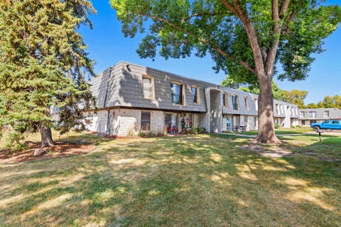 Condo For Sale - 814 9th Avenue<br/> Hennepin County, Hopkins, MN 55343
