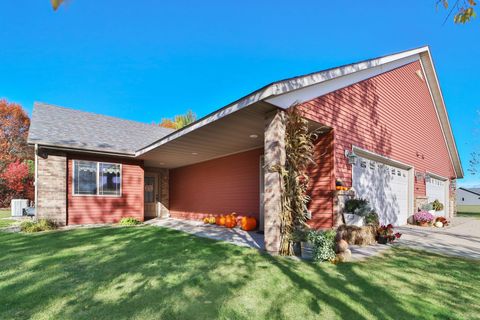 Townhouse For Sale - 902 Meadow Lark Lane<br/> Todd County, Long Prairie, MN 56347