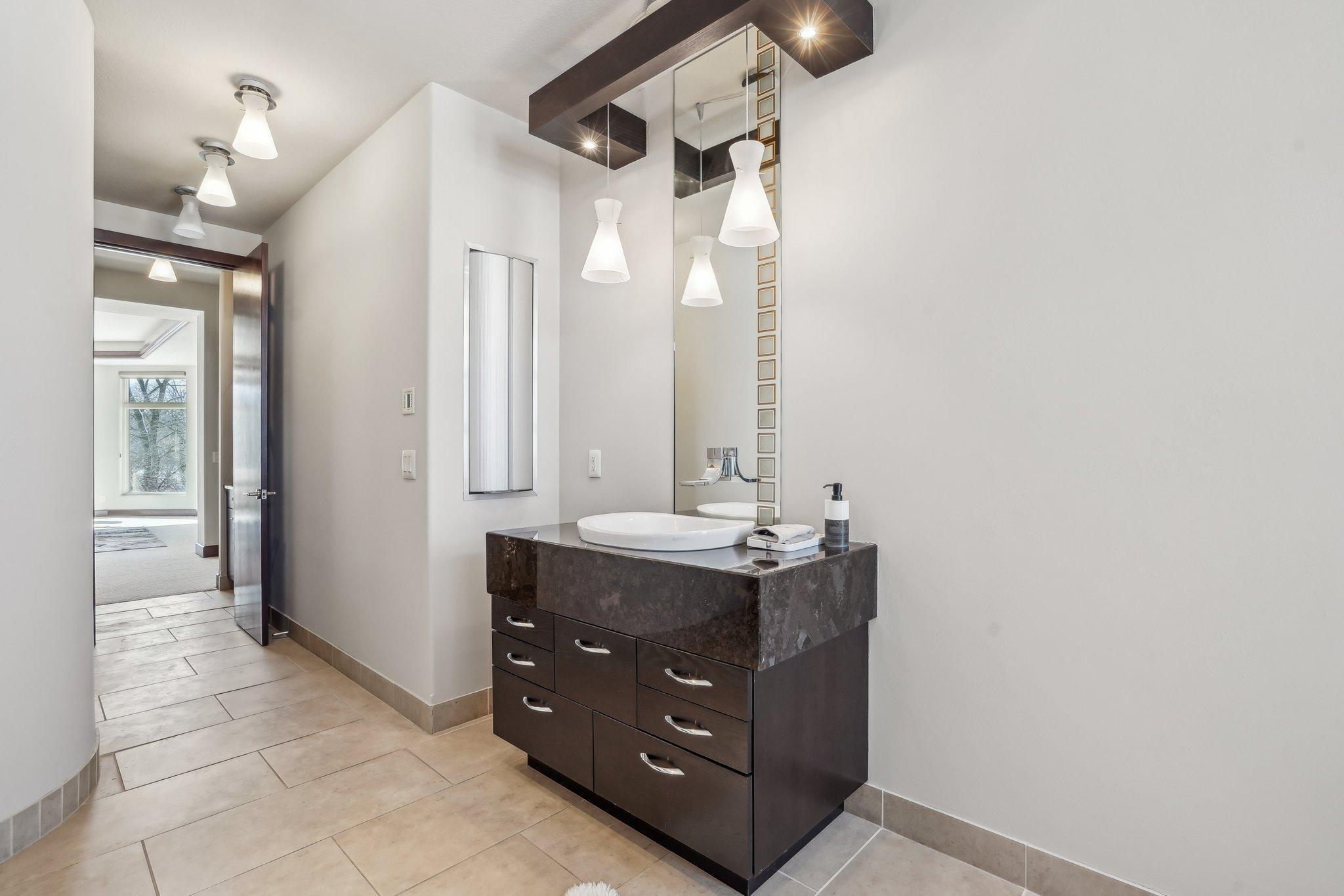9730 Sky Lane, Eden Prairie, Minnesota image 30