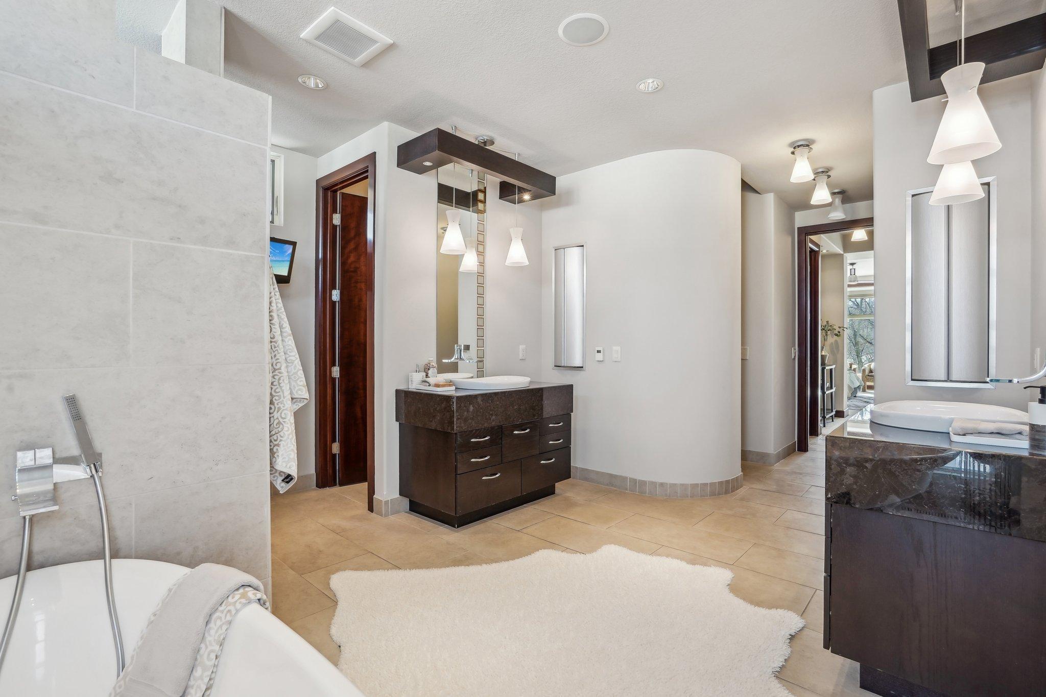 9730 Sky Lane, Eden Prairie, Minnesota image 31