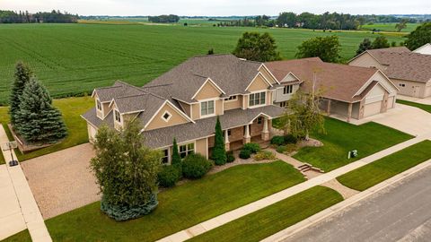 Homes For Sale - 114 Prairie Stone Court<br/> Stewartville, MN 55976