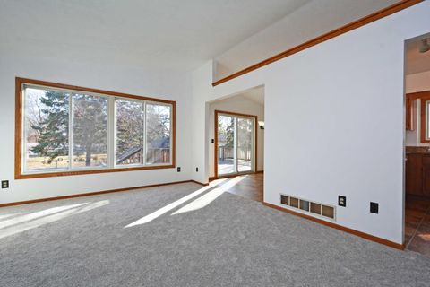 Homes For Sale - 7581 23rd Street<br/> Washington County, Saint Paul, MN 55128