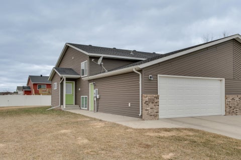 Homes For Sale - 2524 7th Court<br/> Cass County, West Fargo, ND 58078