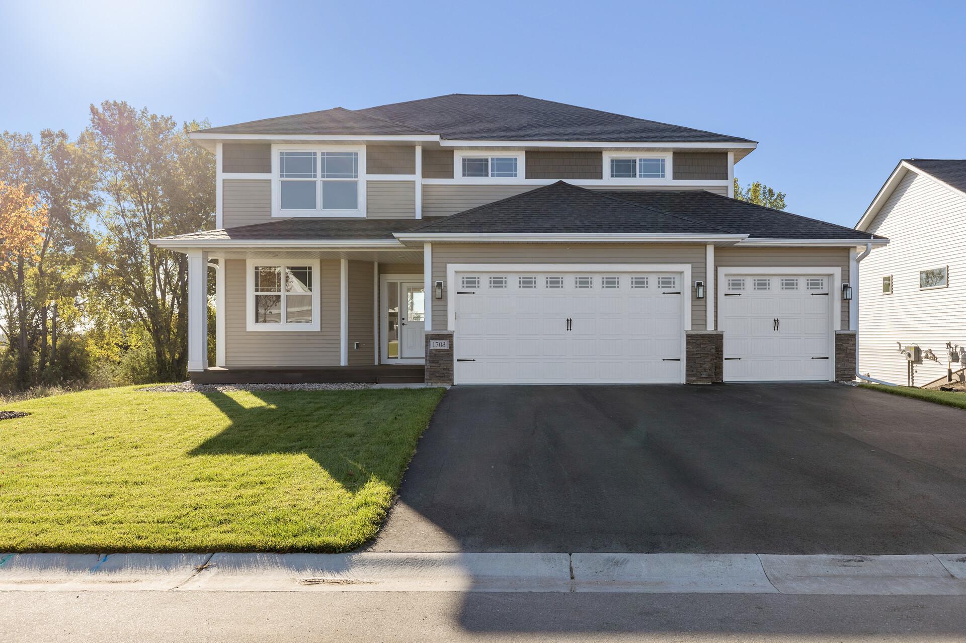 1708 Spruce Street, Farmington, Minnesota image 1