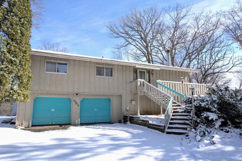 Homes For Sale - 27015 Flintwood Circle<br/> Wyoming, MN 55092