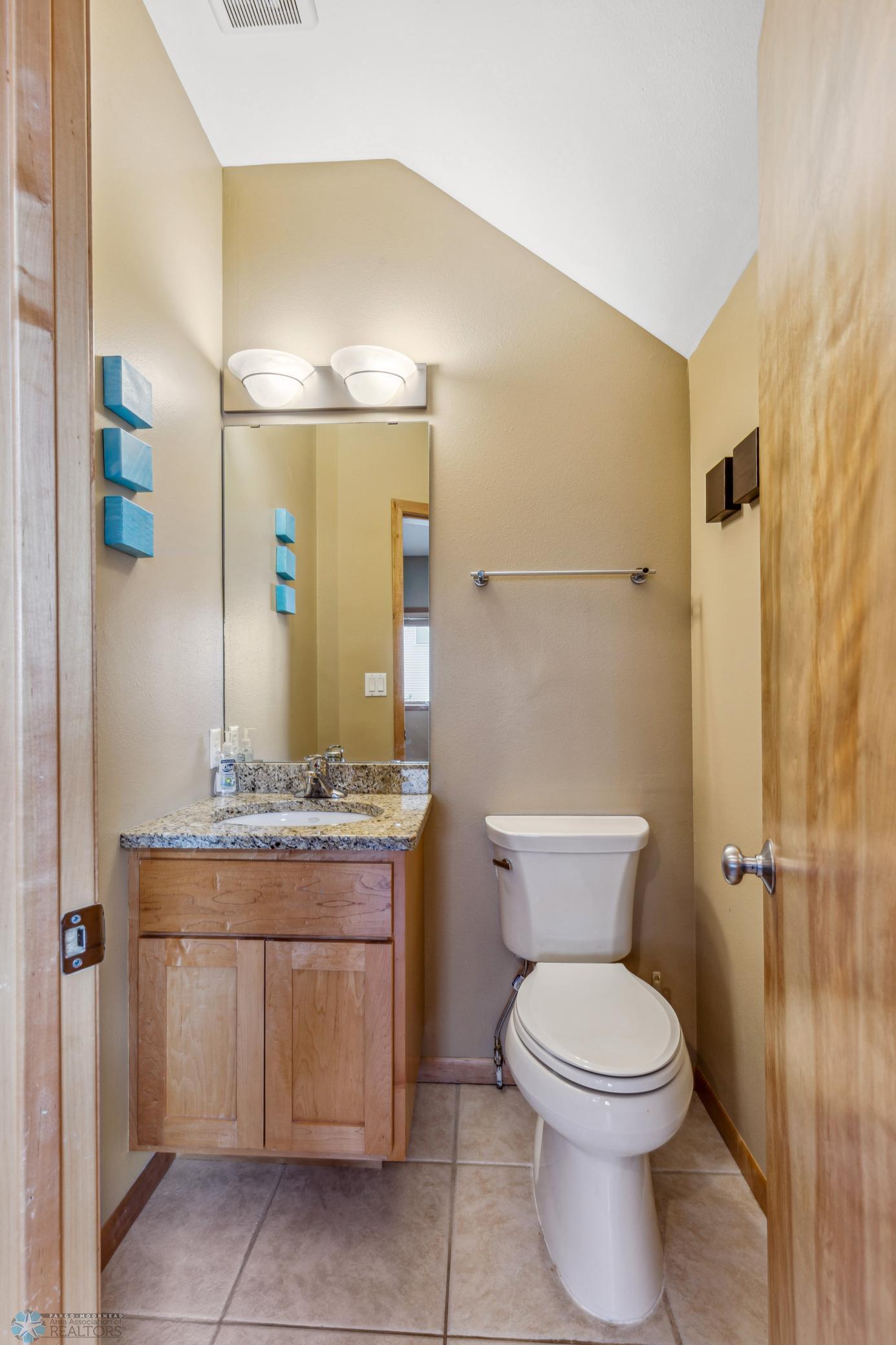 Fargo, North Dakota 58104, United States, 3 Bedrooms Bedrooms, ,3 BathroomsBathrooms,Residential,Pending,54991