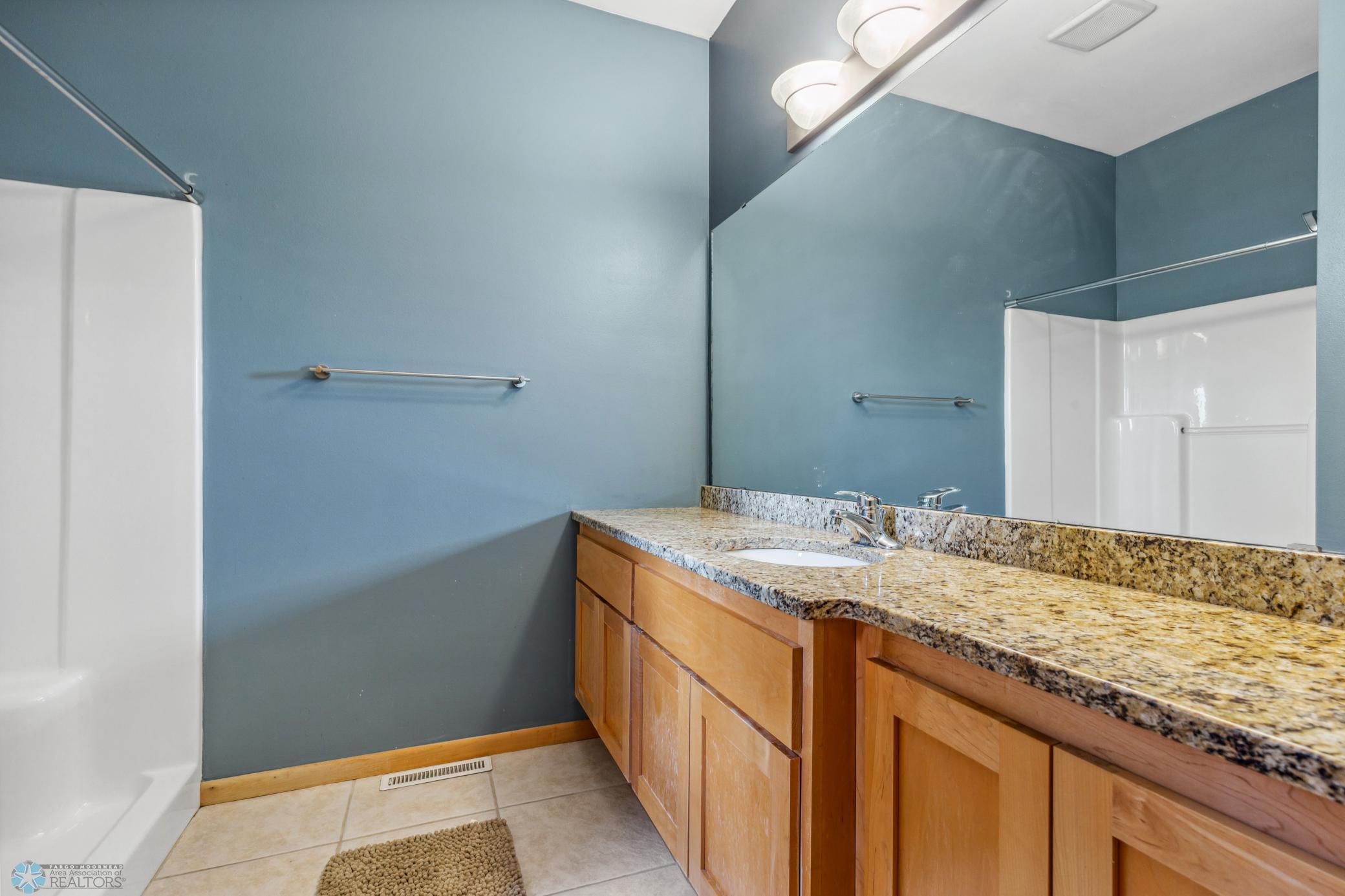 Fargo, North Dakota 58104, United States, 3 Bedrooms Bedrooms, ,3 BathroomsBathrooms,Residential,Pending,54991