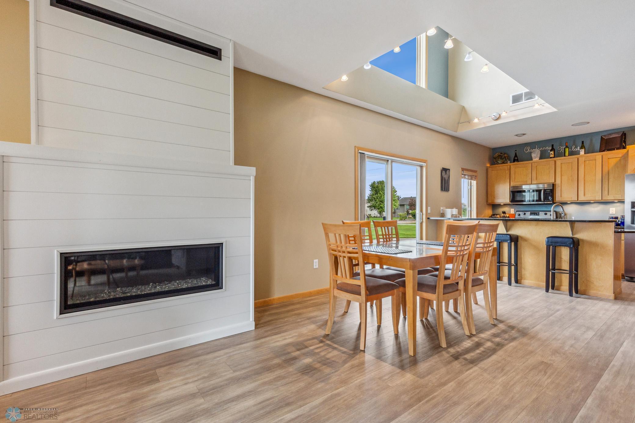 Fargo, North Dakota 58104, United States, 3 Bedrooms Bedrooms, ,3 BathroomsBathrooms,Residential,Pending,54991