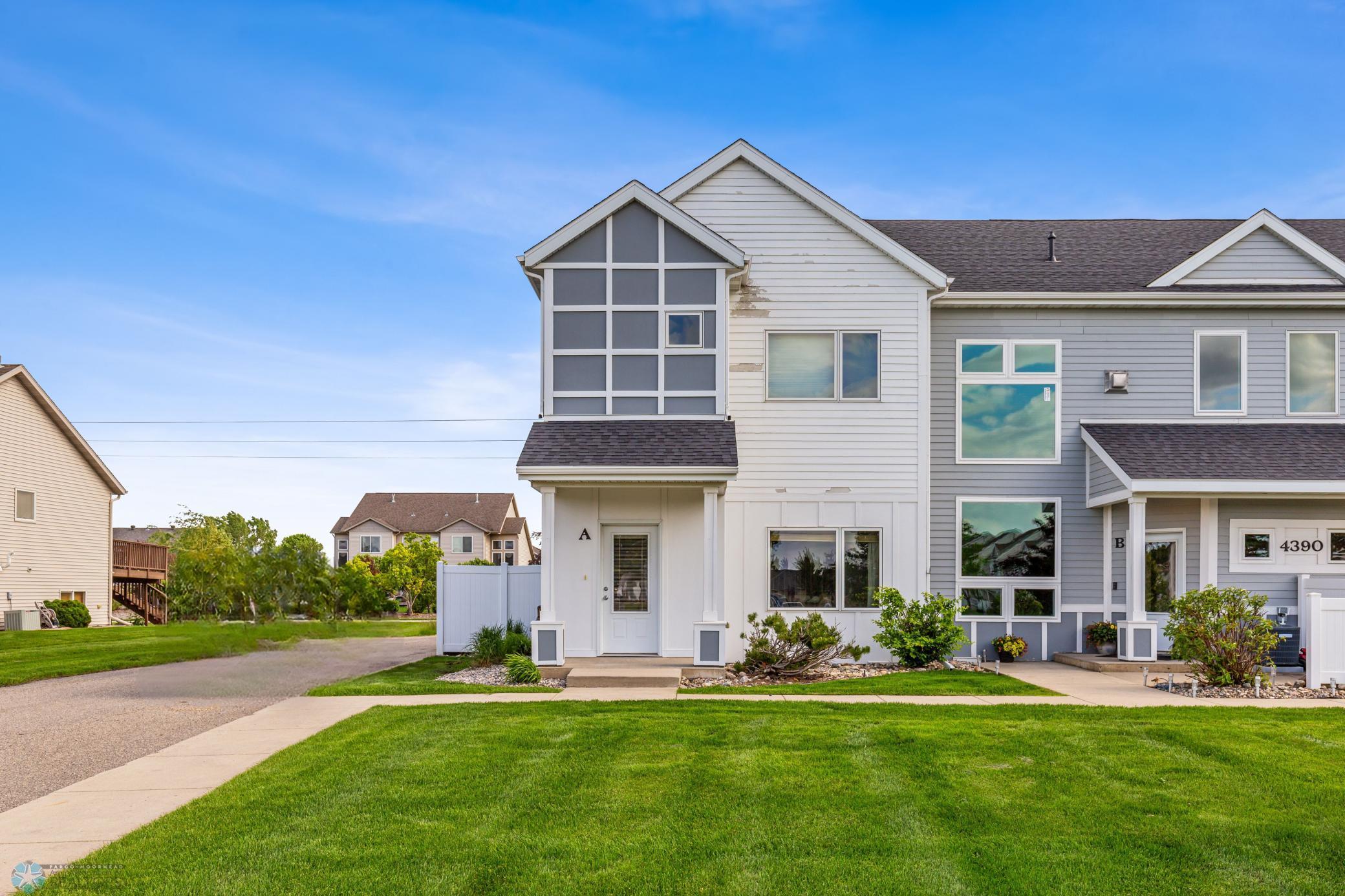 Fargo, North Dakota 58104, United States, 3 Bedrooms Bedrooms, ,3 BathroomsBathrooms,Residential,Pending,54991