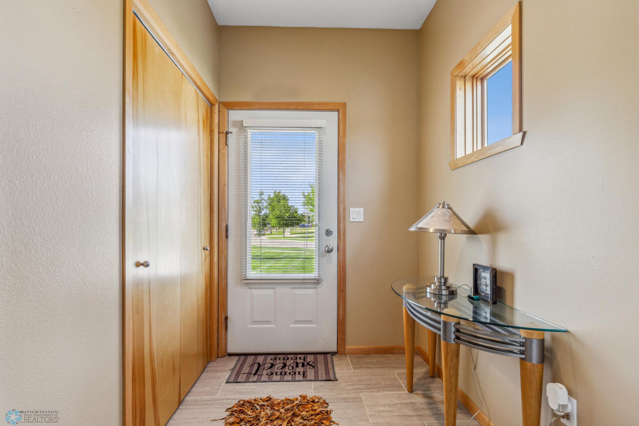 Fargo, North Dakota 58104, United States, 3 Bedrooms Bedrooms, ,3 BathroomsBathrooms,Residential,Pending,54991