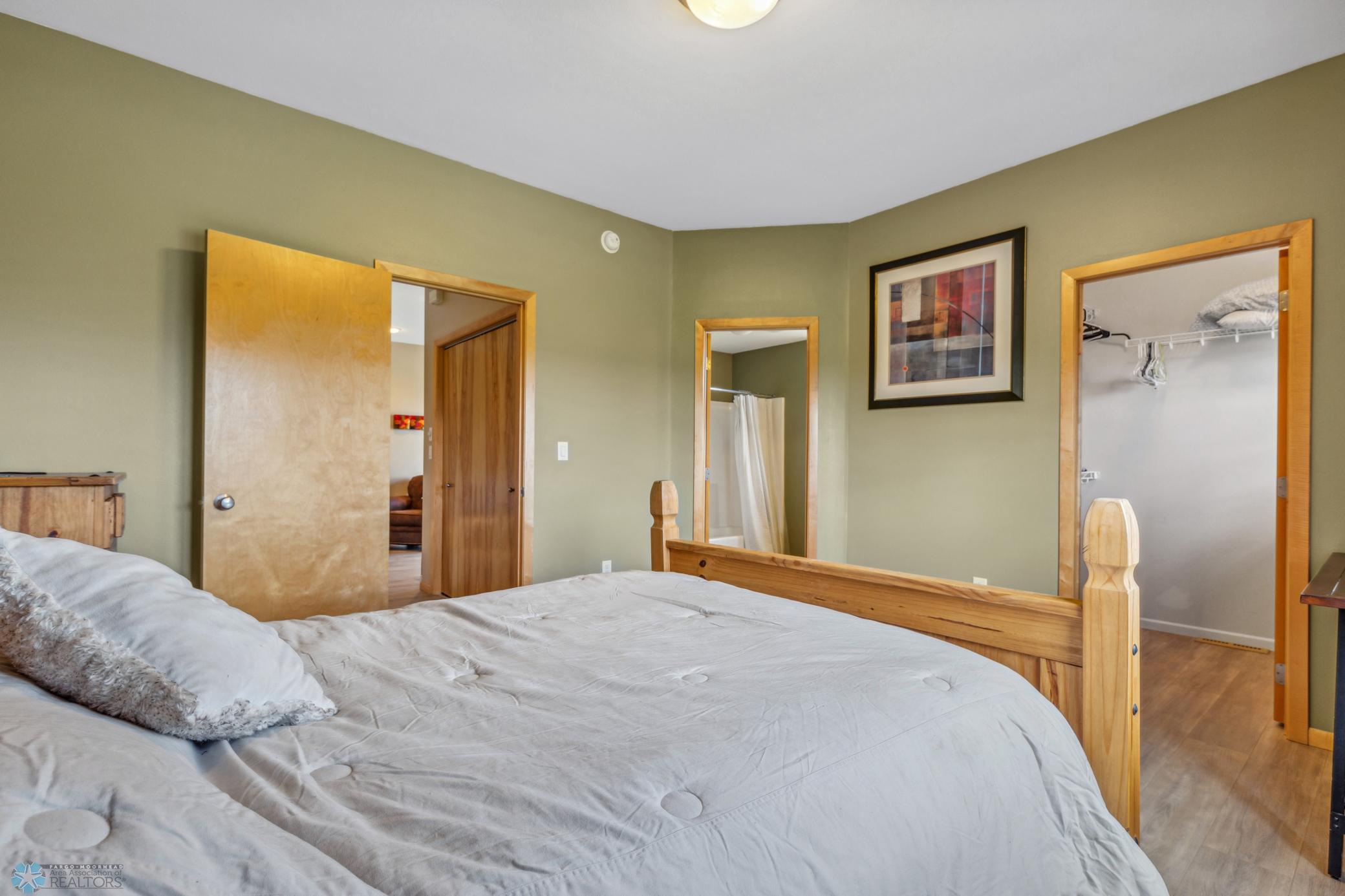 Fargo, North Dakota 58104, United States, 3 Bedrooms Bedrooms, ,3 BathroomsBathrooms,Residential,Pending,54991