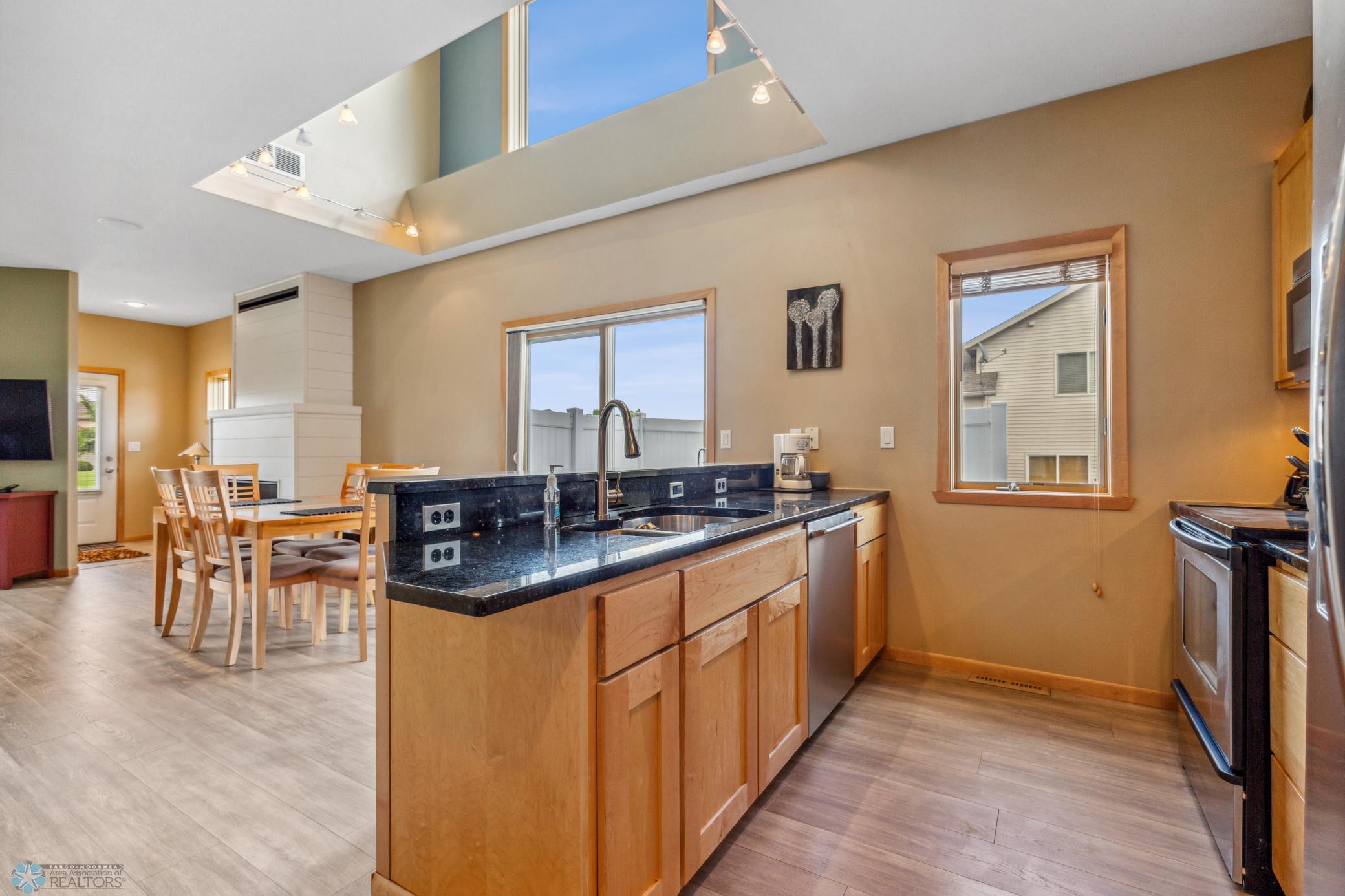 Fargo, North Dakota 58104, United States, 3 Bedrooms Bedrooms, ,3 BathroomsBathrooms,Residential,Pending,54991