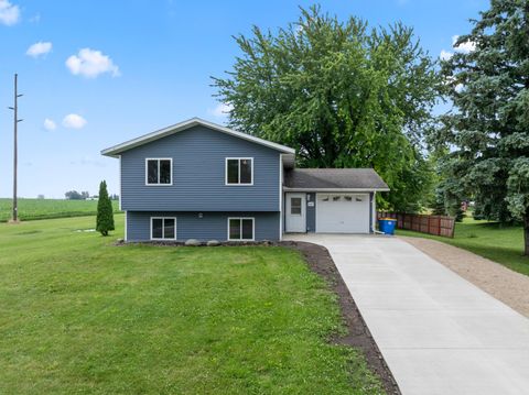 Homes For Sale - 647 2nd Street<br/> Blooming Prairie, MN 55917