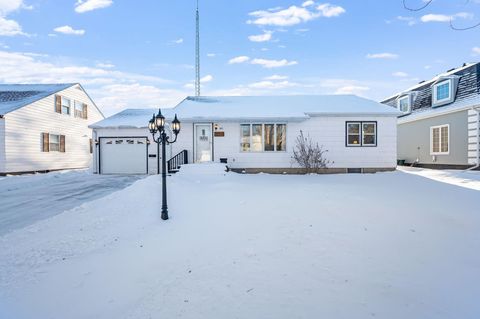 Homes For Sale - 206 N 1st Avenue<br/> Martin County, Truman, MN 56088