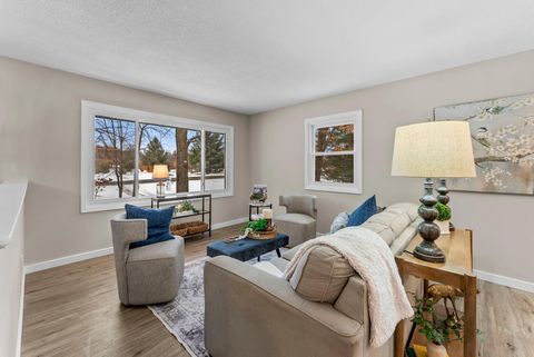 Homes For Sale - 5610 Spencer Brook Drive<br/> Cambridge, MN 55008