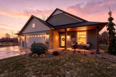 Homes For Sale - 3529 S Pointe Drive<br/> Dakota County, Hastings, MN 55033