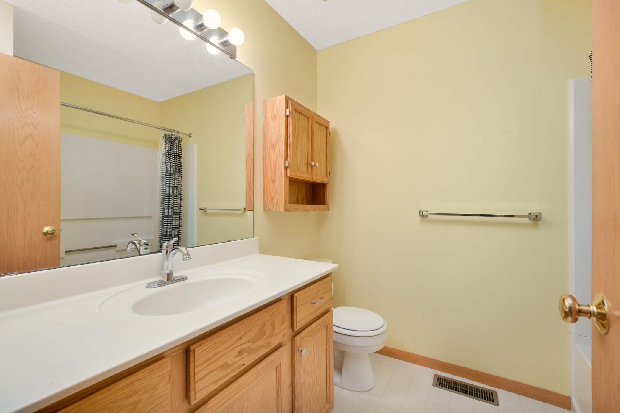 13207 Bush Lane, Eden Prairie, Minnesota image 19