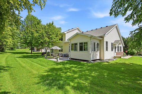 Townhouse For Sale - 2446 Autumn Ridge Court<br/> Chanhassen, MN 55317