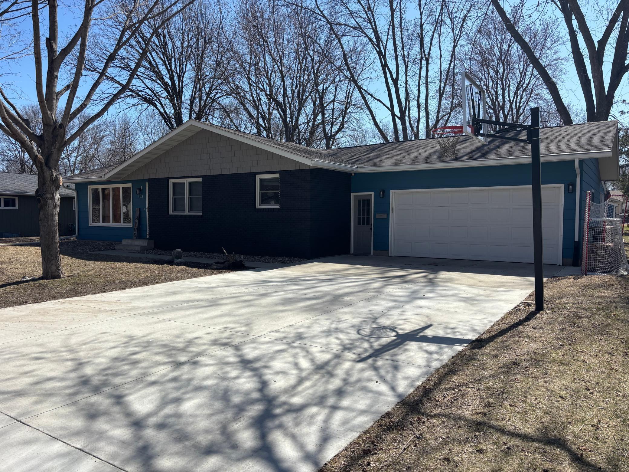103 W James Avenue, Marshall, Minnesota image 2
