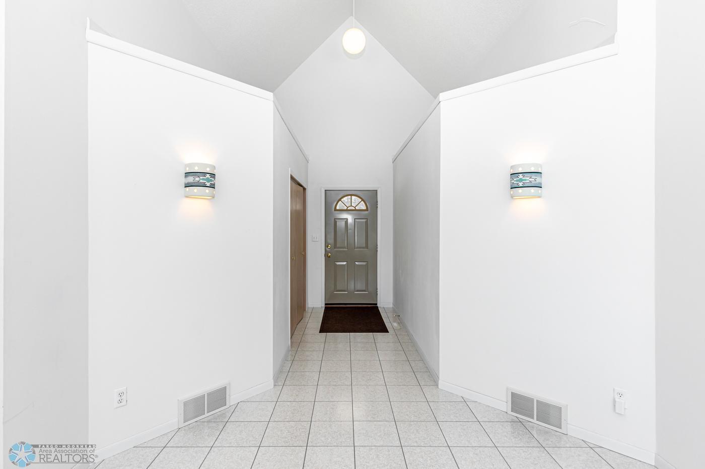 Detroit Lakes, Minnesota 56501, United States, 4 Bedrooms Bedrooms, ,3 BathroomsBathrooms,Residential,Active,60075