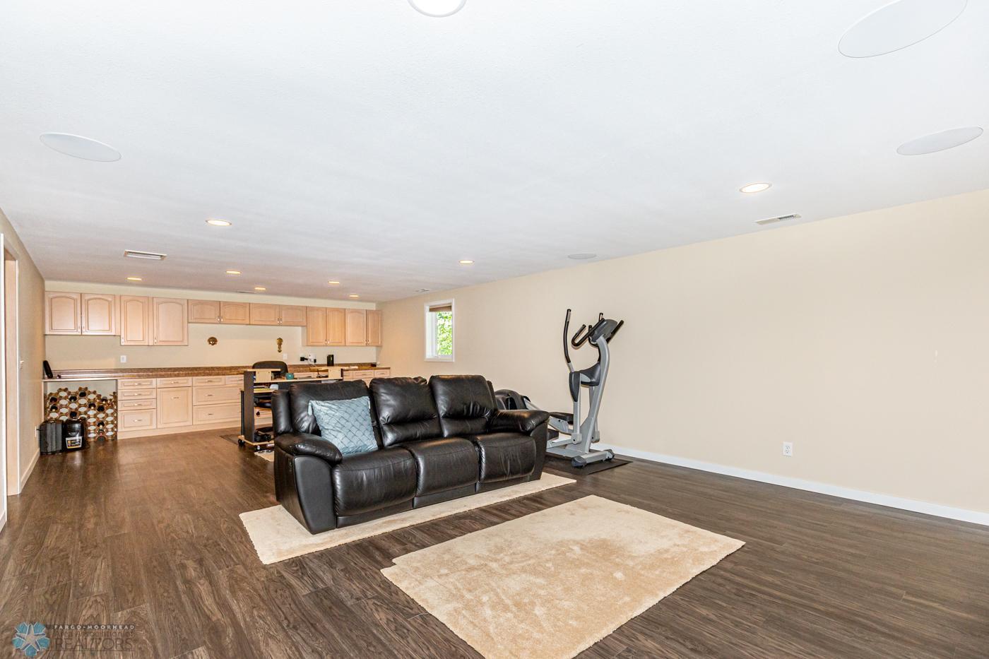 Detroit Lakes, Minnesota 56501, United States, 4 Bedrooms Bedrooms, ,3 BathroomsBathrooms,Residential,Active,60075