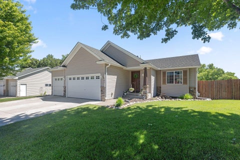 Homes For Sale - 741 Morrison Avenue<br/> Annandale, MN 55302