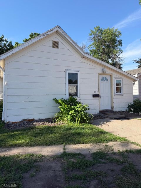 Homes For Sale - 607 1st Avenue<br/> Scott County, Shakopee, MN 55379