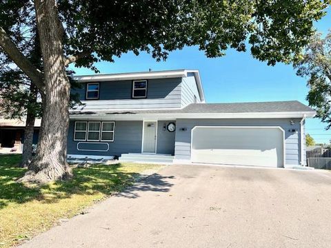 Homes For Sale - 6012 Beard Avenue<br/> Minneapolis, MN 55429