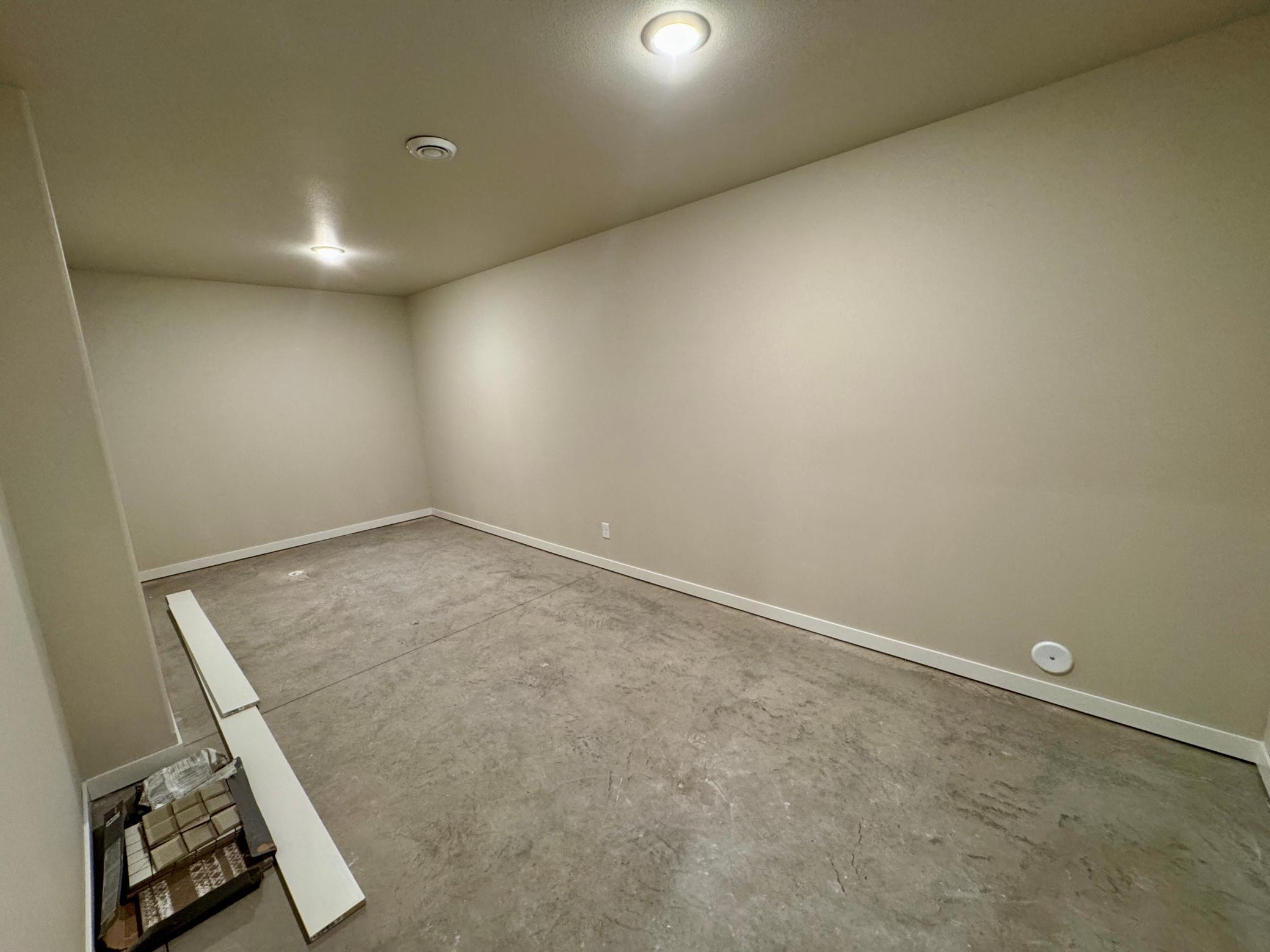 Fargo, North Dakota 58047, United States, 5 Bedrooms Bedrooms, ,3 BathroomsBathrooms,Residential,Pending,230400