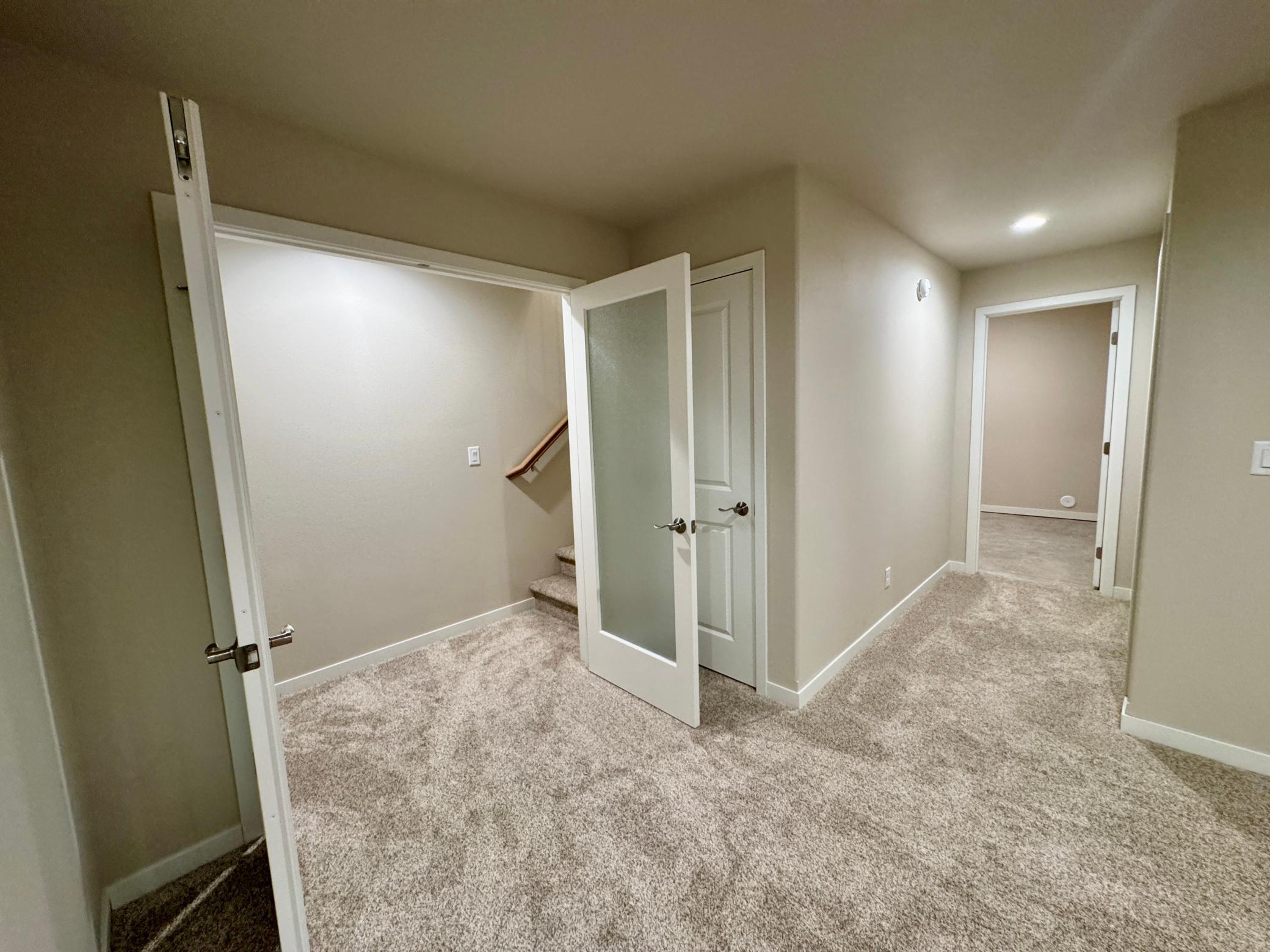 Fargo, North Dakota 58047, United States, 5 Bedrooms Bedrooms, ,3 BathroomsBathrooms,Residential,Pending,230400