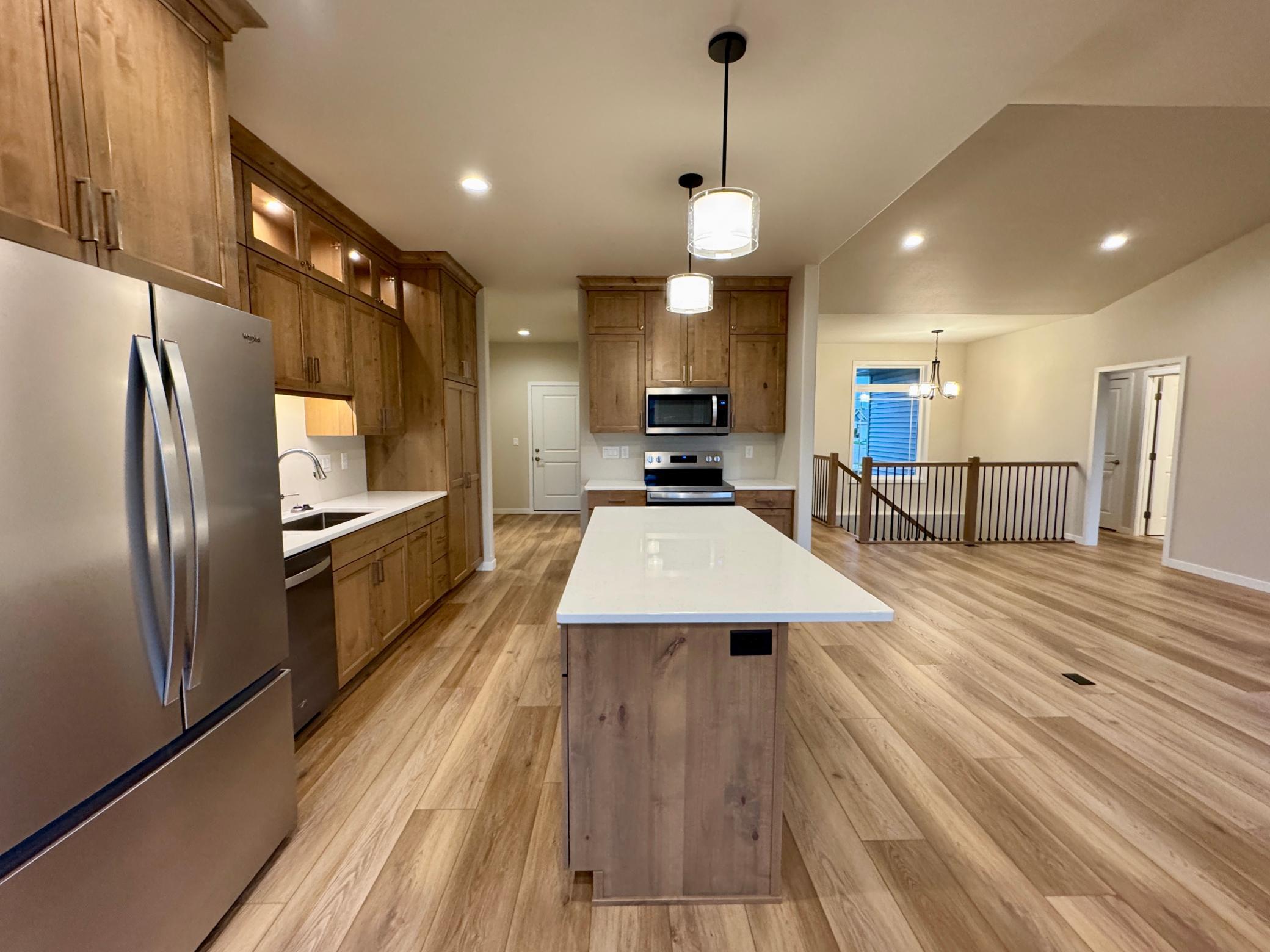 Fargo, North Dakota 58047, United States, 5 Bedrooms Bedrooms, ,3 BathroomsBathrooms,Residential,Pending,230400