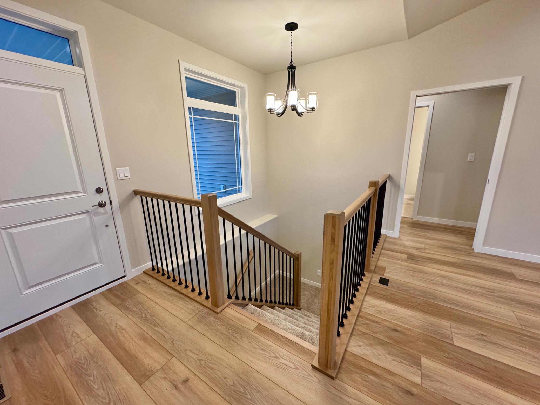 Fargo, North Dakota 58047, United States, 5 Bedrooms Bedrooms, ,3 BathroomsBathrooms,Residential,Pending,230400