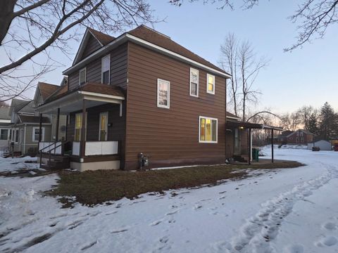 Homes For Sale - 729 W Fountain Street<br/> Albert Lea, MN 56007