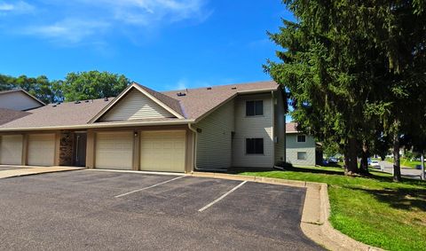 Condo For Sale - 1585 Cohansey Street<br/> Ramsey County, Saint Paul, MN 55117