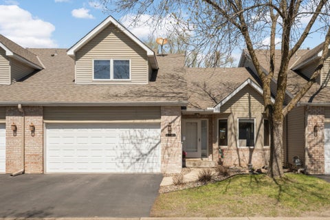 Townhouse For Sale - 1104 Trenton Circle<br/> Plymouth, MN 55441