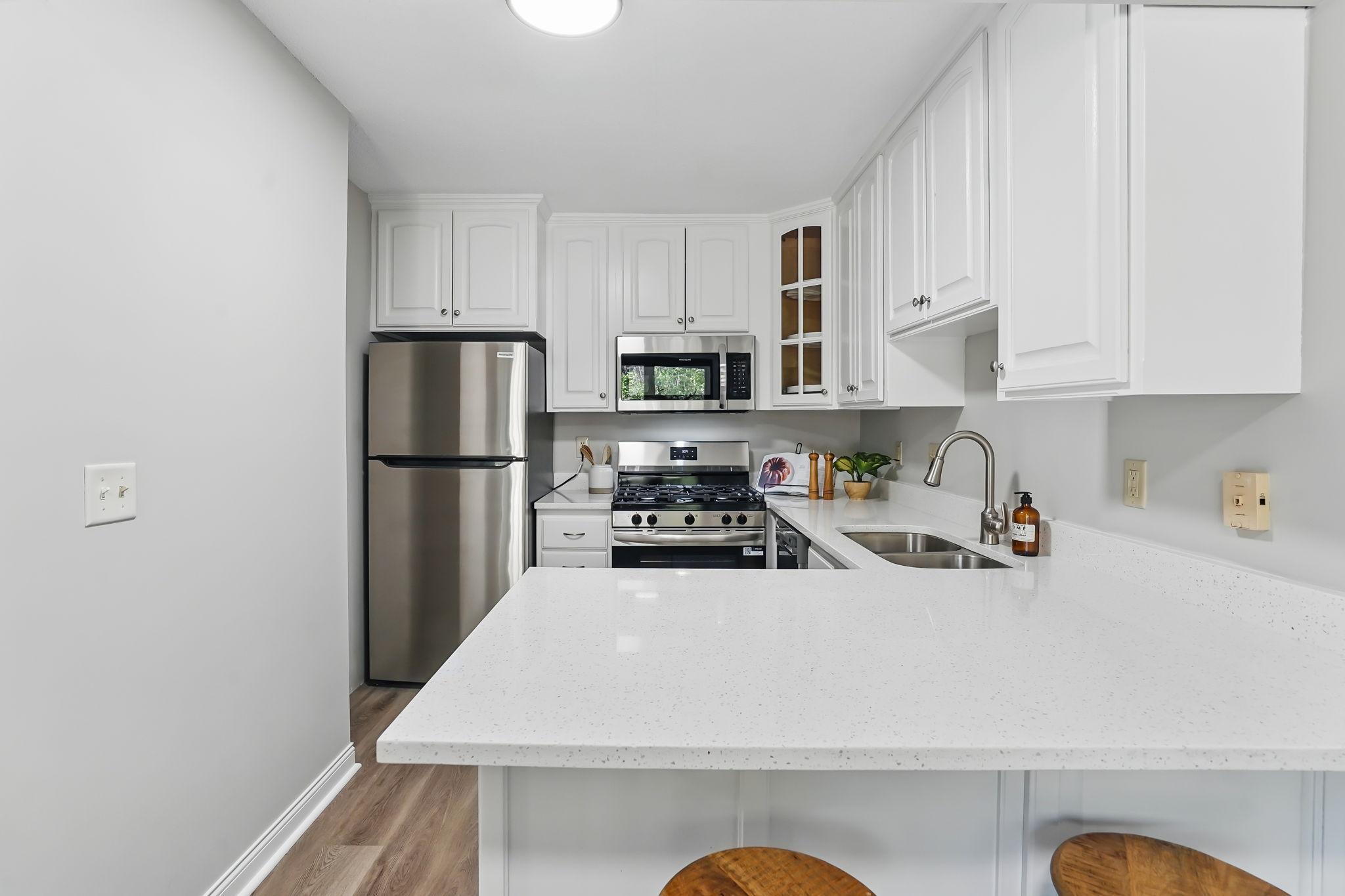 6316 Saint Johns Drive, Eden Prairie, Minnesota image 11