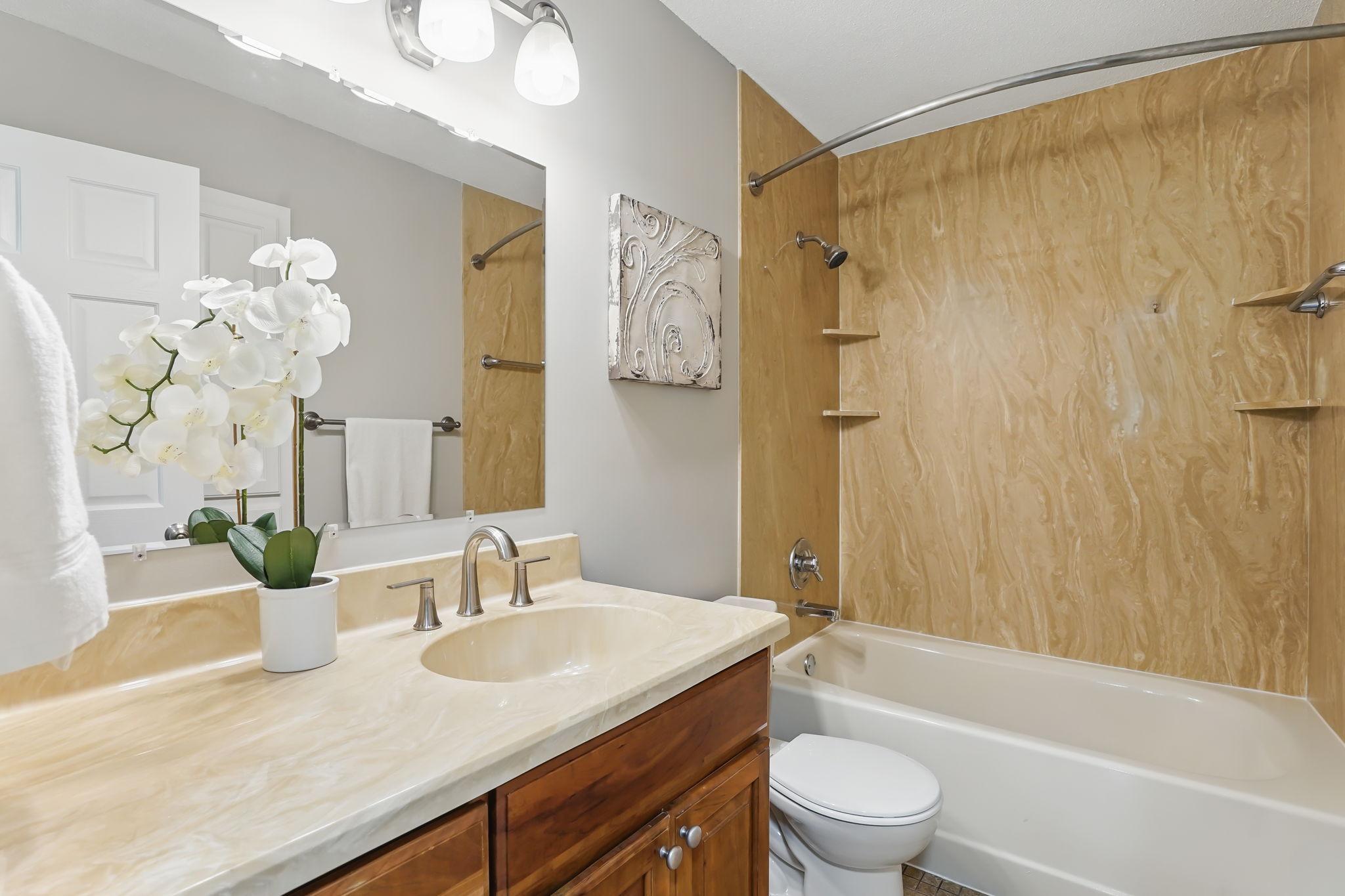 6316 Saint Johns Drive, Eden Prairie, Minnesota image 25