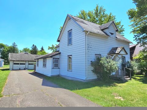 Homes For Sale - 540 5th Avenue<br/> Isle, MN 56342
